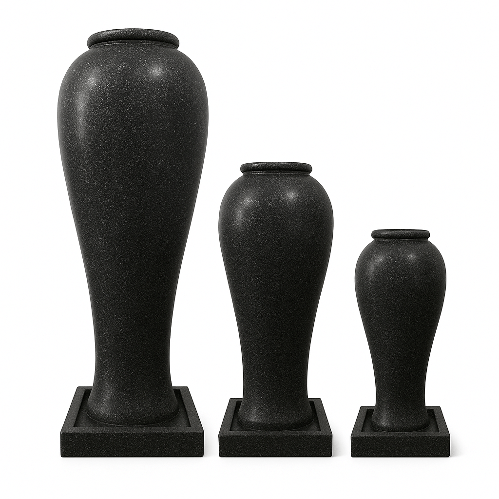 Trois tailles de fontaines noires sculpturales de l'Ensemble Socle Noir Moderne, idéales pour une décoration extérieure moderne.